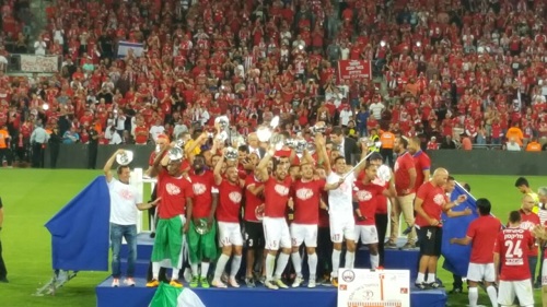 שחקני הפועל באר שבע חוגגים שחקני הפועל באר שבע חוגגים